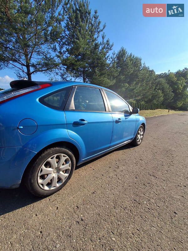 Хэтчбек Ford Focus 2007 в Хырове
