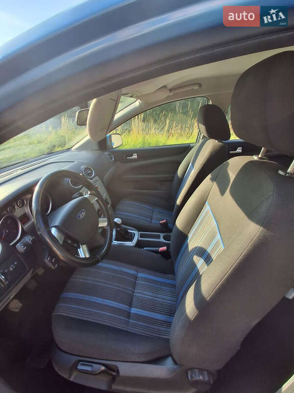 Хэтчбек Ford Focus 2007 в Хырове