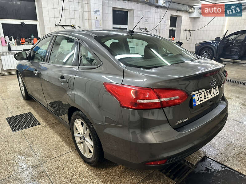 Седан Ford Focus 2015 в Днепре