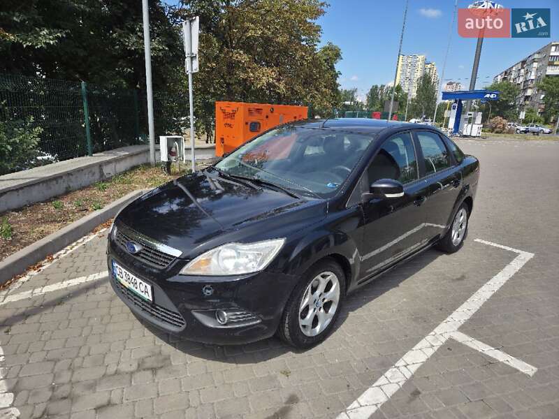 Седан Ford Focus 2010 в 
