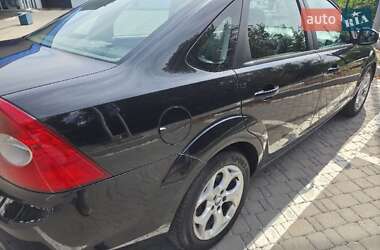 Седан Ford Focus 2010 в 
