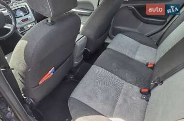 Седан Ford Focus 2010 в 
