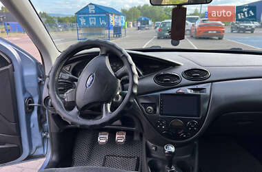 Седан Ford Focus 2004 в 
