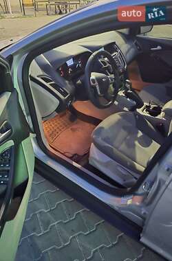 Седан Ford Focus 2014 в 