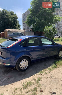 Хэтчбек Ford Focus 2010 в Ромнах