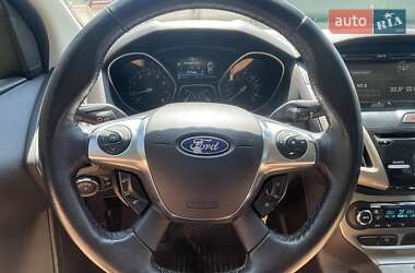 Хэтчбек Ford Focus 2012 в 