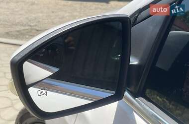 Хэтчбек Ford Focus 2012 в 