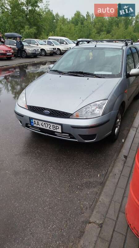 Хэтчбек Ford Focus 2002 в 