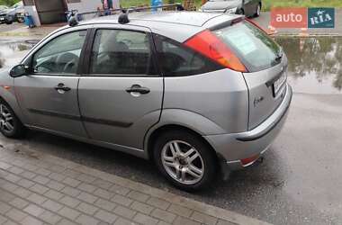 Хэтчбек Ford Focus 2002 в 