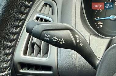 Хэтчбек Ford Focus 2015 в 