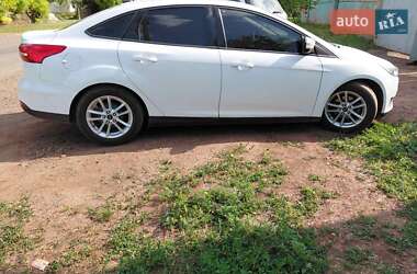 Седан Ford Focus 2015 в 