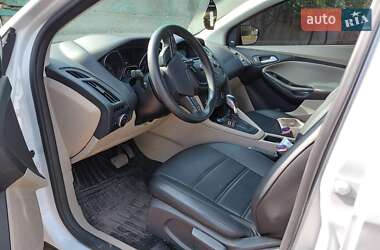 Седан Ford Focus 2015 в 