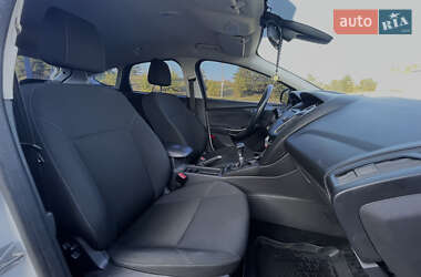 Хэтчбек Ford Focus 2015 в 