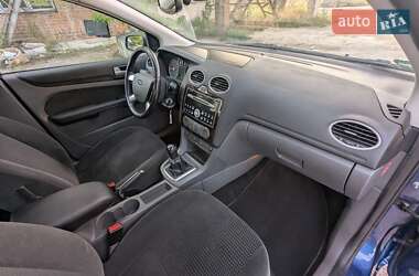 Хэтчбек Ford Focus 2006 в 