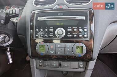 Хэтчбек Ford Focus 2006 в 
