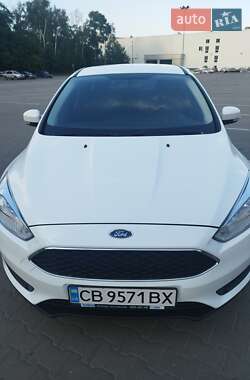 Хэтчбек Ford Focus 2015 в 