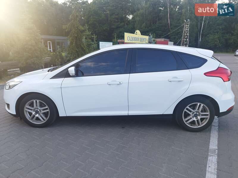 Хетчбек Ford Focus 2015 в Чернігові