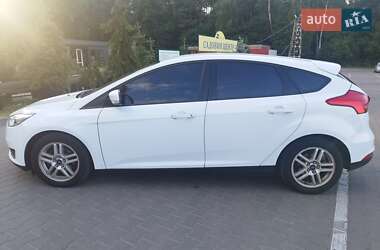 Хэтчбек Ford Focus 2015 в 