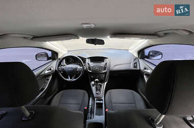 Хэтчбек Ford Focus 2015 в 