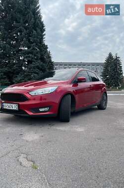 Хэтчбек Ford Focus 2015 в 