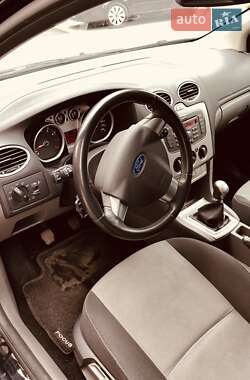 Универсал Ford Focus 2010 в 