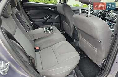 Хэтчбек Ford Focus 2012 в 