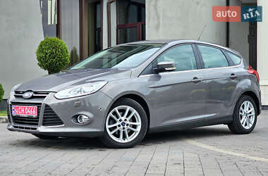 Хэтчбек Ford Focus 2012 в 