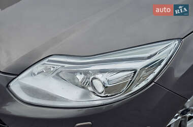 Хэтчбек Ford Focus 2012 в 
