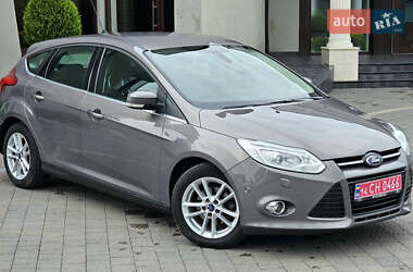 Хэтчбек Ford Focus 2012 в 