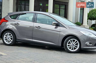Хэтчбек Ford Focus 2012 в 