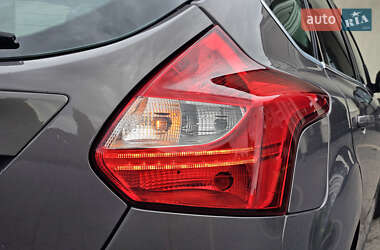Хэтчбек Ford Focus 2012 в 