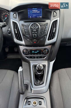 Хэтчбек Ford Focus 2014 в 