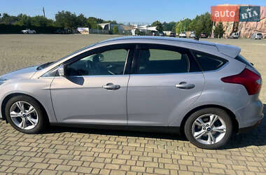 Хэтчбек Ford Focus 2013 в 