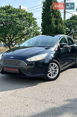 Седан Ford Focus 2015 в 