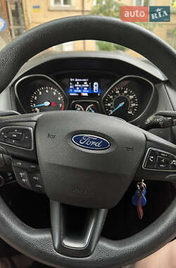 Хэтчбек Ford Focus 2016 в 