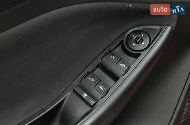 Седан Ford Focus 2015 в 