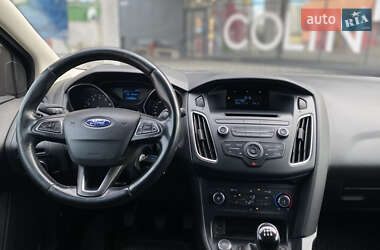 Хэтчбек Ford Focus 2015 в 