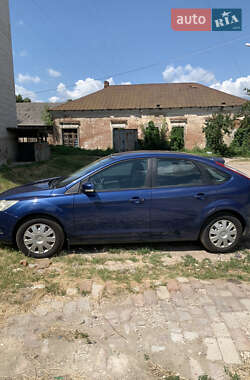 Хэтчбек Ford Focus 2010 в Ромнах