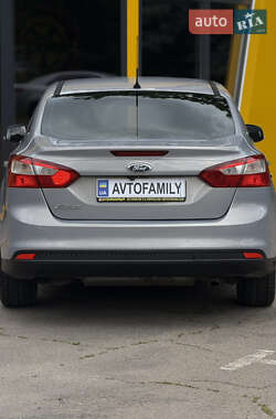 Седан Ford Focus 2013 в 