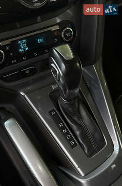 Хэтчбек Ford Focus 2012 в 