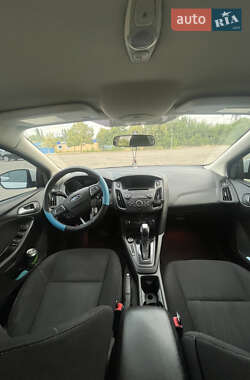 Седан Ford Focus 2015 в 
