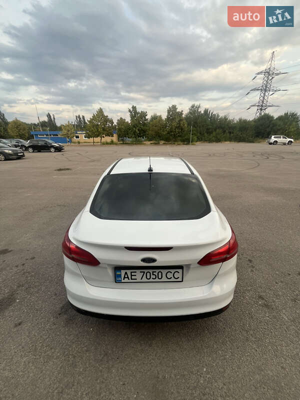 Седан Ford Focus 2015 в Днепре