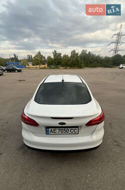 Седан Ford Focus 2015 в 