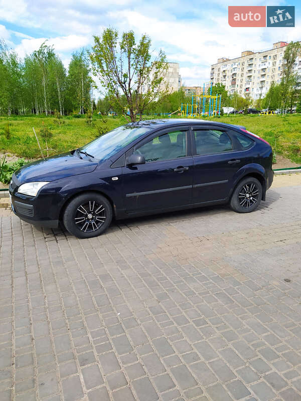 Хэтчбек Ford Focus 2006 в Славуте