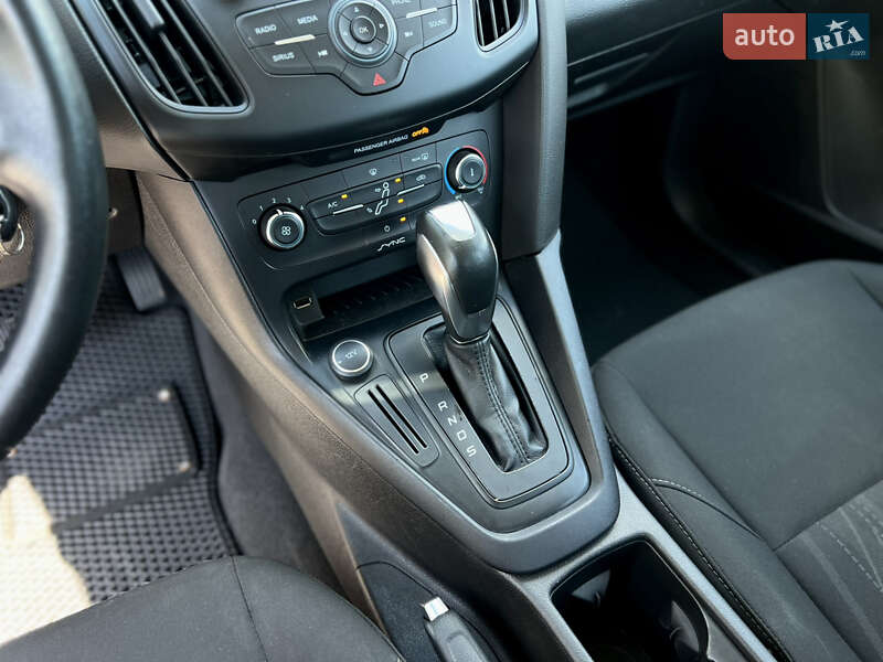 Седан Ford Focus 2015 в Одесі