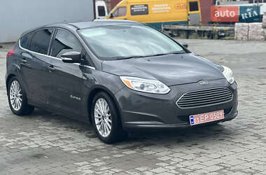 Хэтчбек Ford Focus 2016 в Владимире