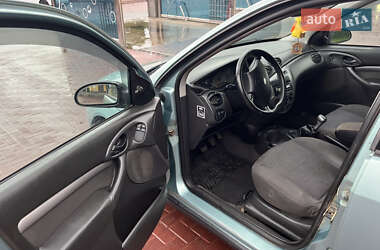 Хэтчбек Ford Focus 1999 в 