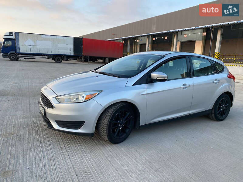 Хетчбек Ford Focus 2015 в 