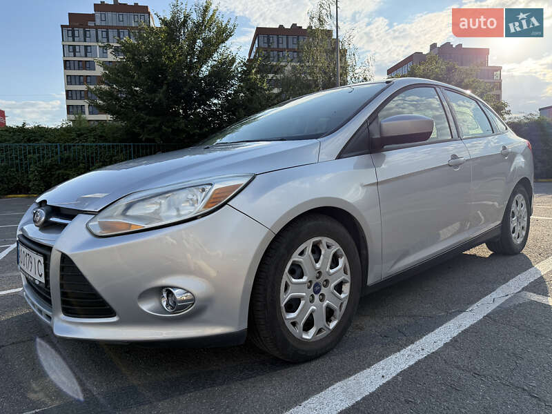 Седан Ford Focus 2011 в 