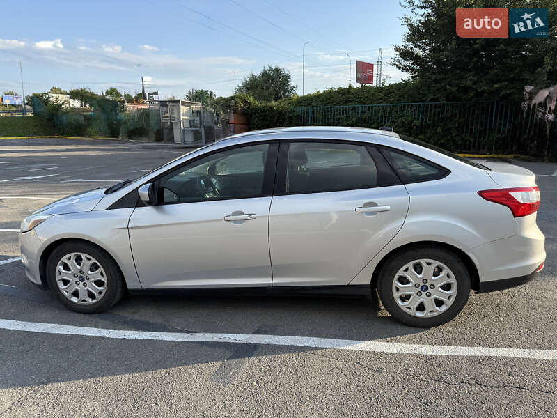 Седан Ford Focus 2011 в Ужгороді
